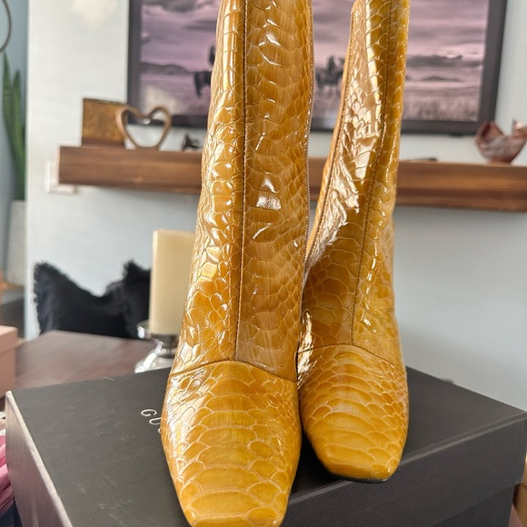 L’intervalle Stavi Mustard Croco Mid-Bootie - Picture 2 of 5